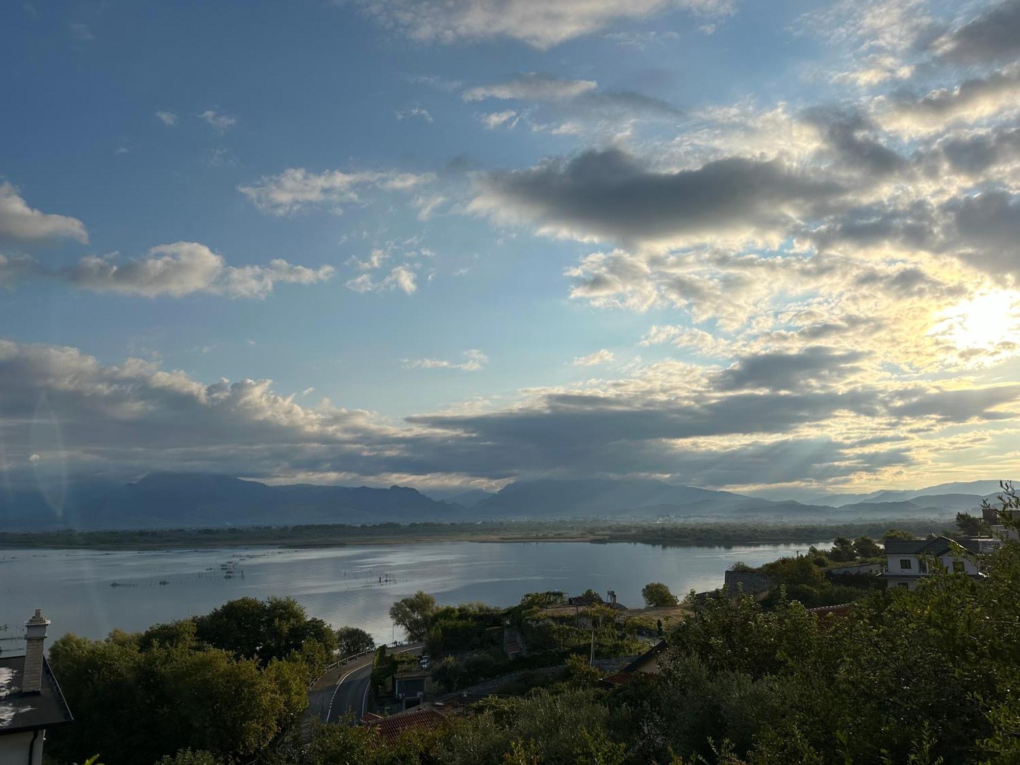 Lake Escape Villa Shiroke Σκόδρα Εξωτερικό φωτογραφία